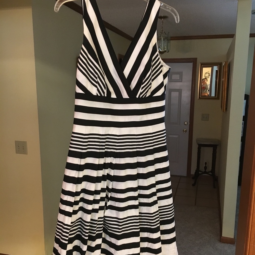 White House Black Market Women’s Dress